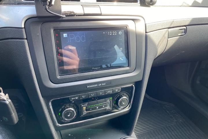 Hvid Skoda Superb fra 2011