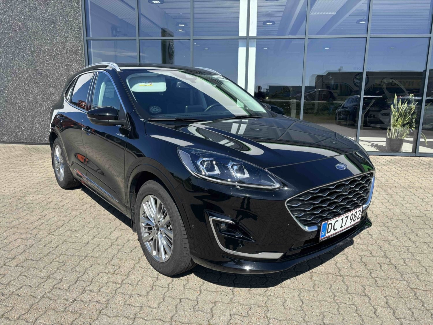 Sort Ford Kuga fra 2021