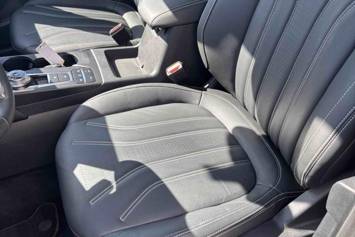 Sort Ford Kuga fra 2021
