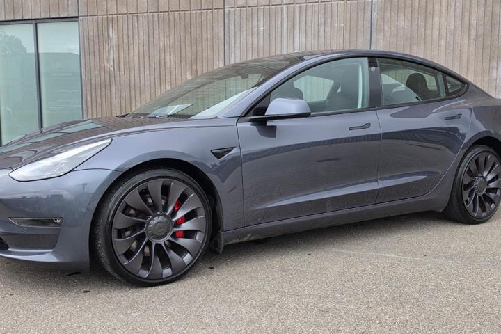 undefined Tesla Model 3 fra 2022