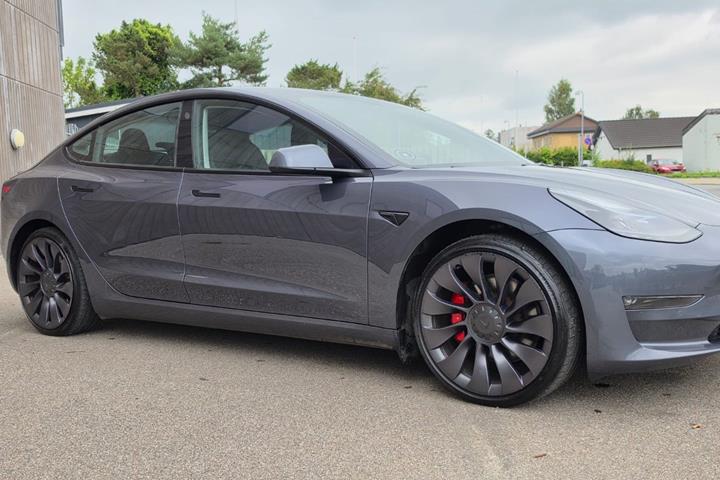 undefined Tesla Model 3 fra 2022