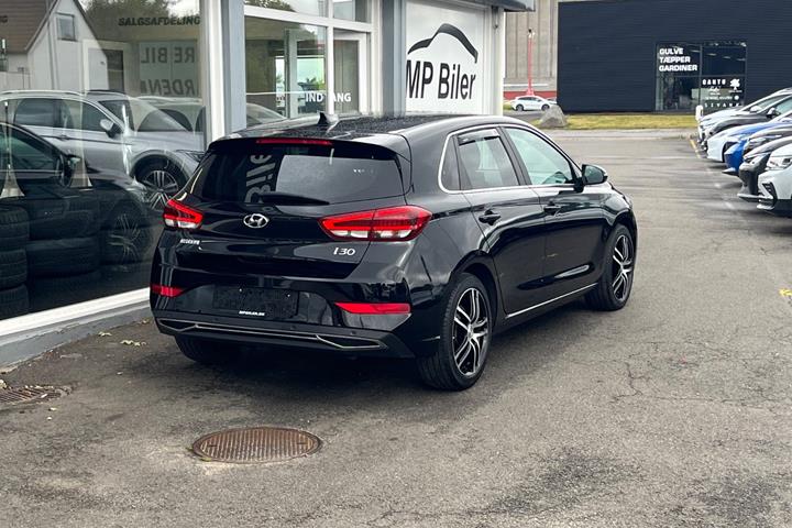 Sort Hyundai i30 fra 2021