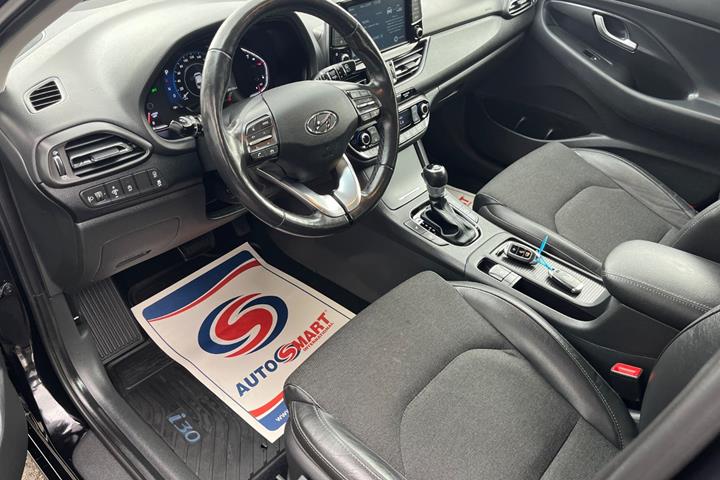 Sort Hyundai i30 fra 2021