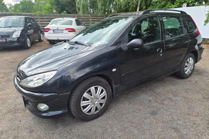 Sort Peugeot 206 fra 2005