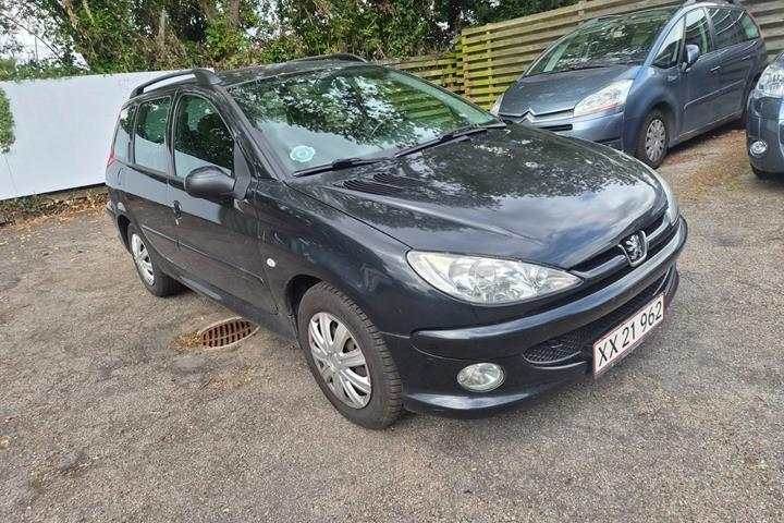 Sort Peugeot 206 fra 2005