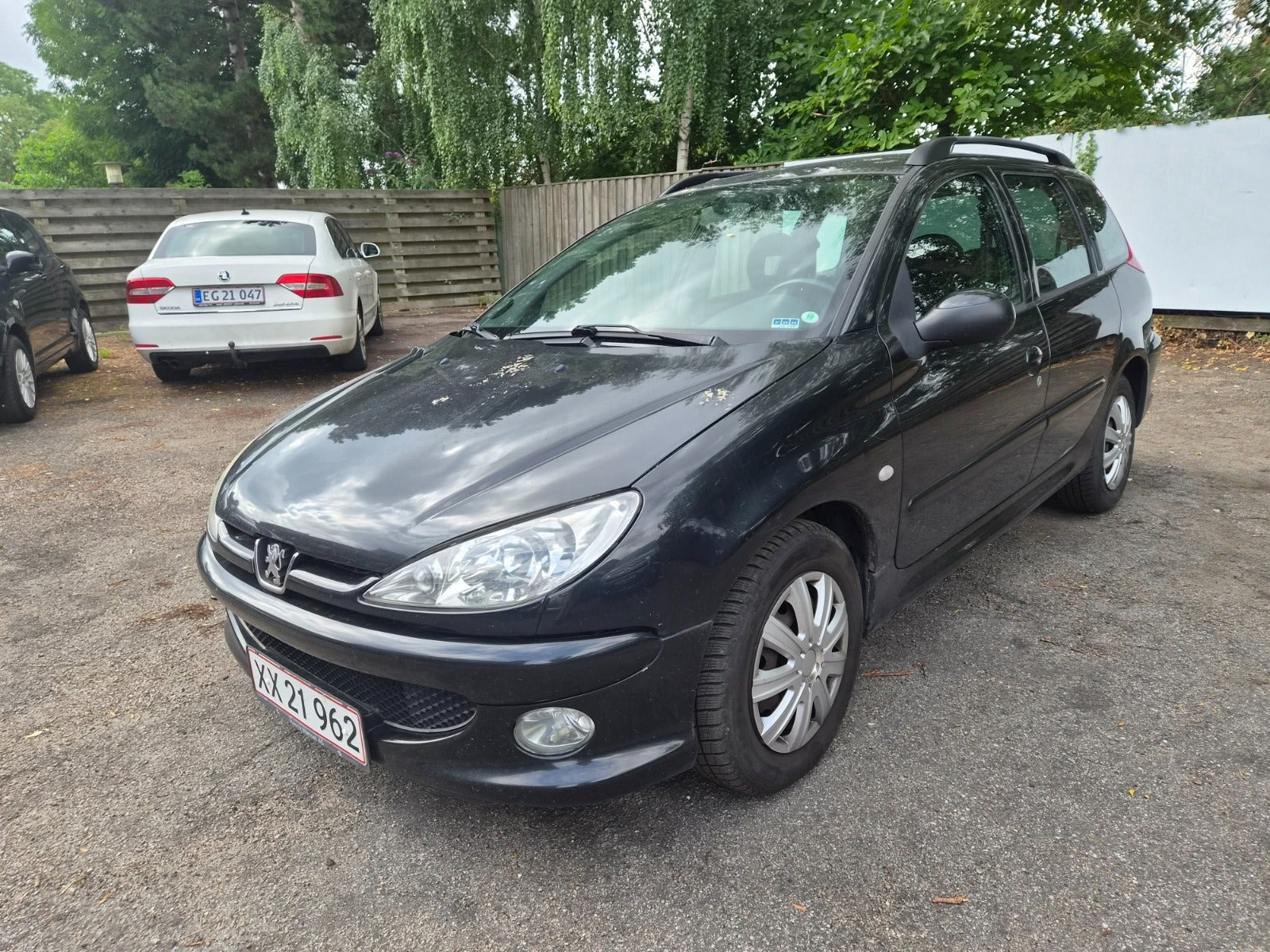 Sort Peugeot 206 fra 2005