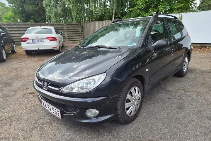 Sort Peugeot 206 fra 2005