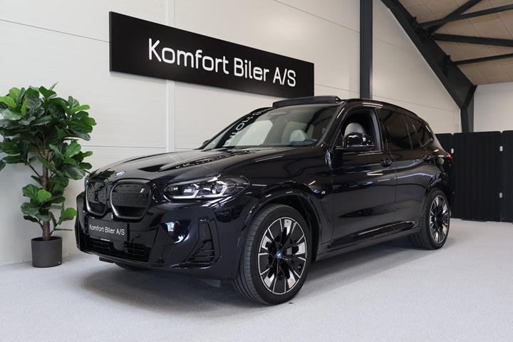 Sort BMW iX3 fra 2023