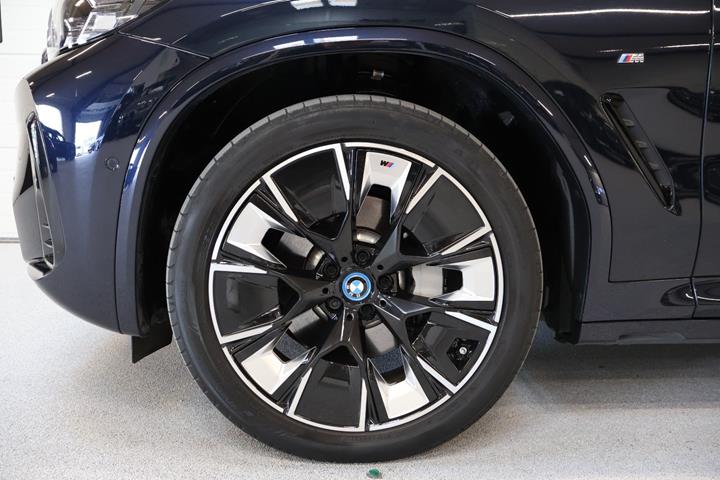 Sort BMW iX3 fra 2023