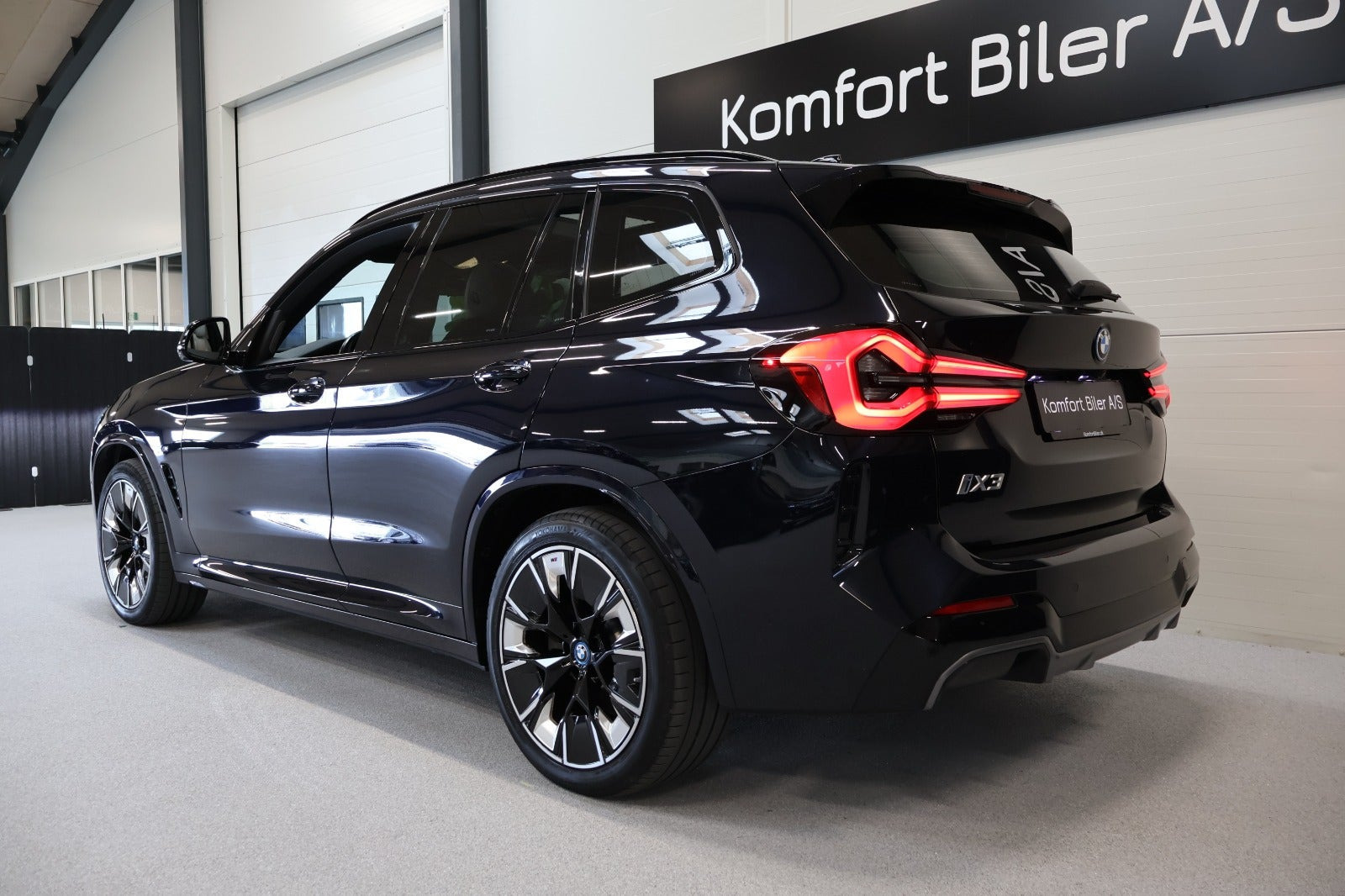 Sort BMW iX3 fra 2023