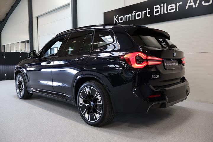 Sort BMW iX3 fra 2023