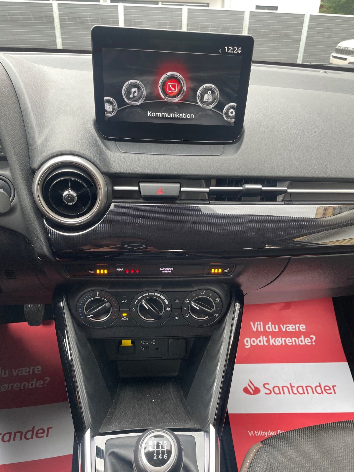 Sølv Mazda 2 fra 2022