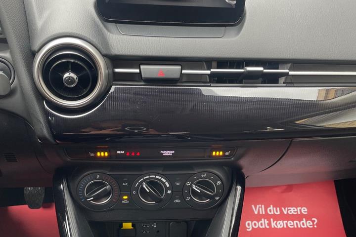 Sølv Mazda 2 fra 2022