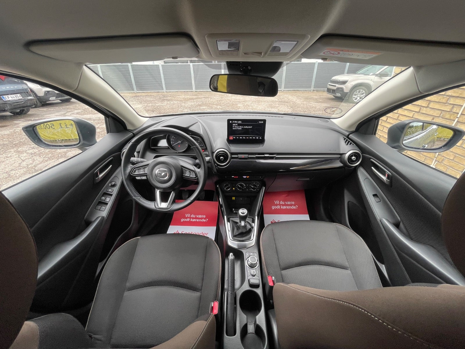 Sølv Mazda 2 fra 2022