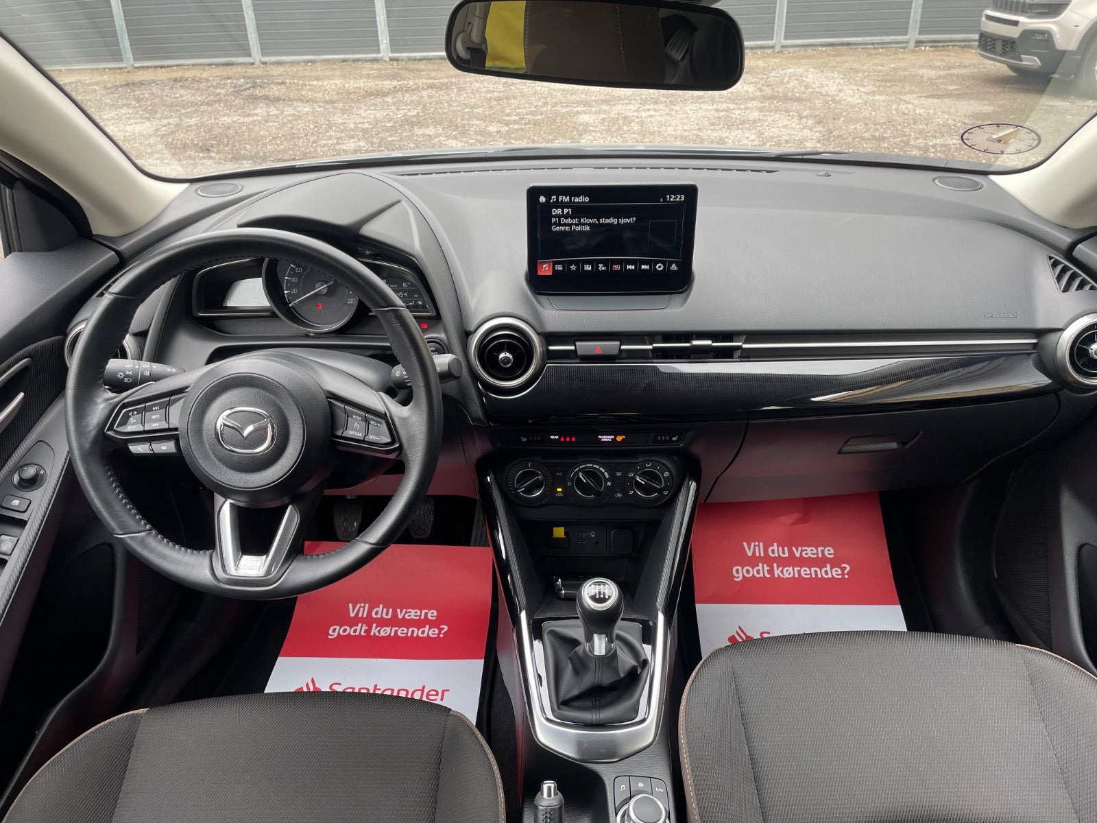 Sølv Mazda 2 fra 2022