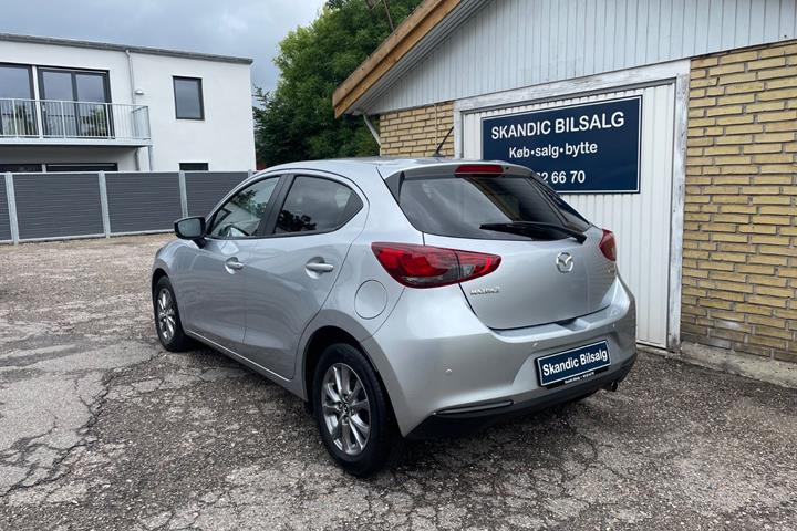 Sølv Mazda 2 fra 2022