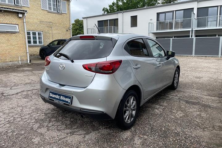 Sølv Mazda 2 fra 2022