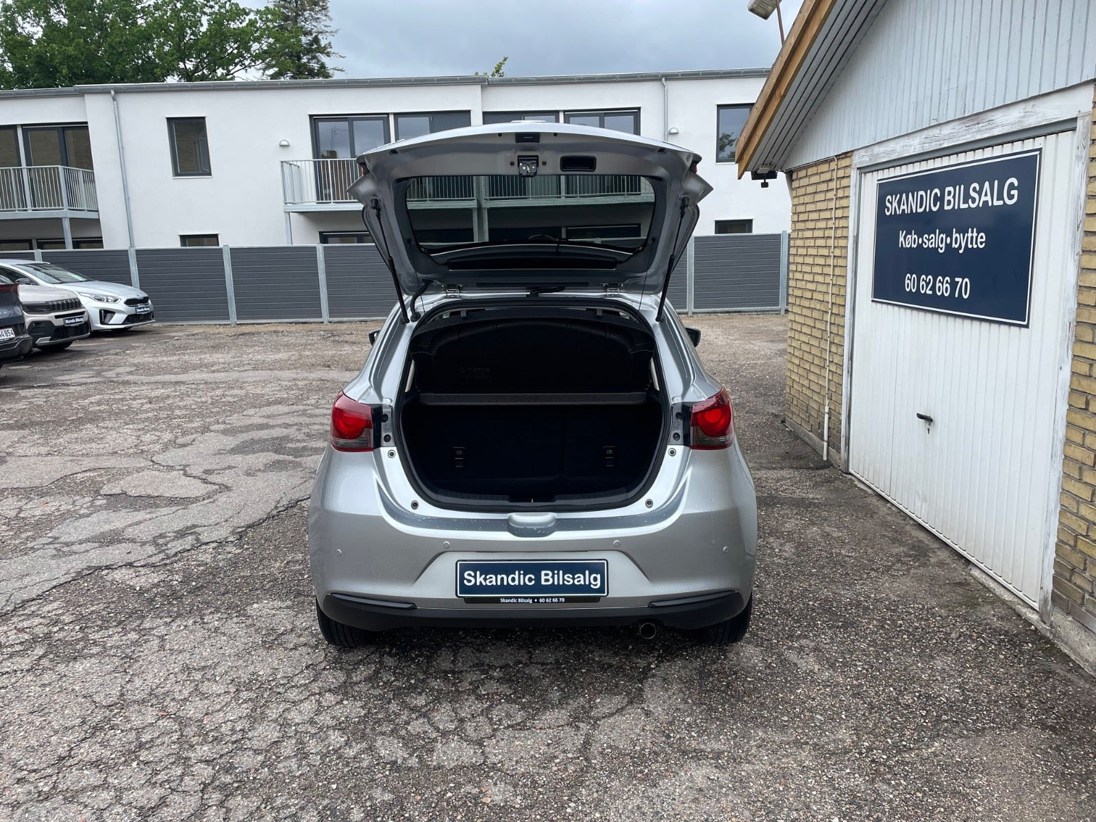 Sølv Mazda 2 fra 2022