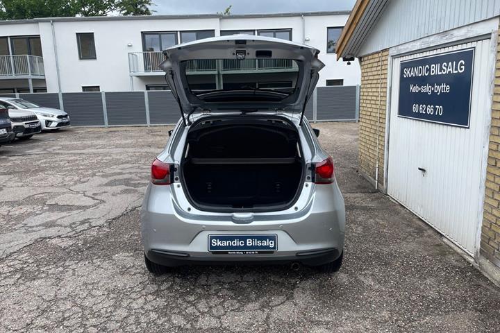 Sølv Mazda 2 fra 2022