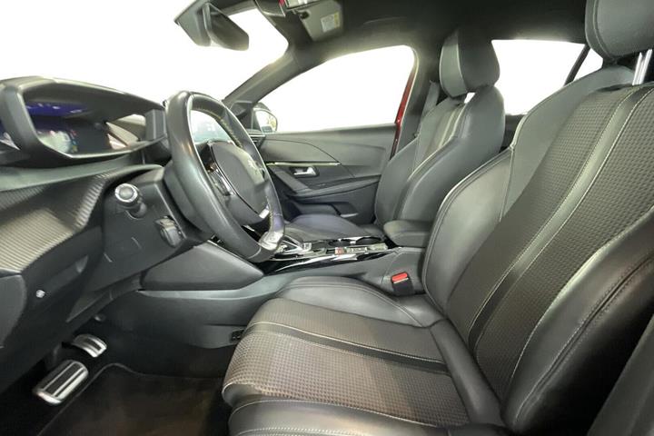 Rød Peugeot e-208 fra 2020