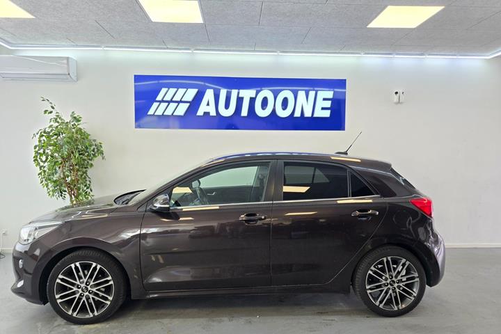 Brun Kia Rio fra 2017