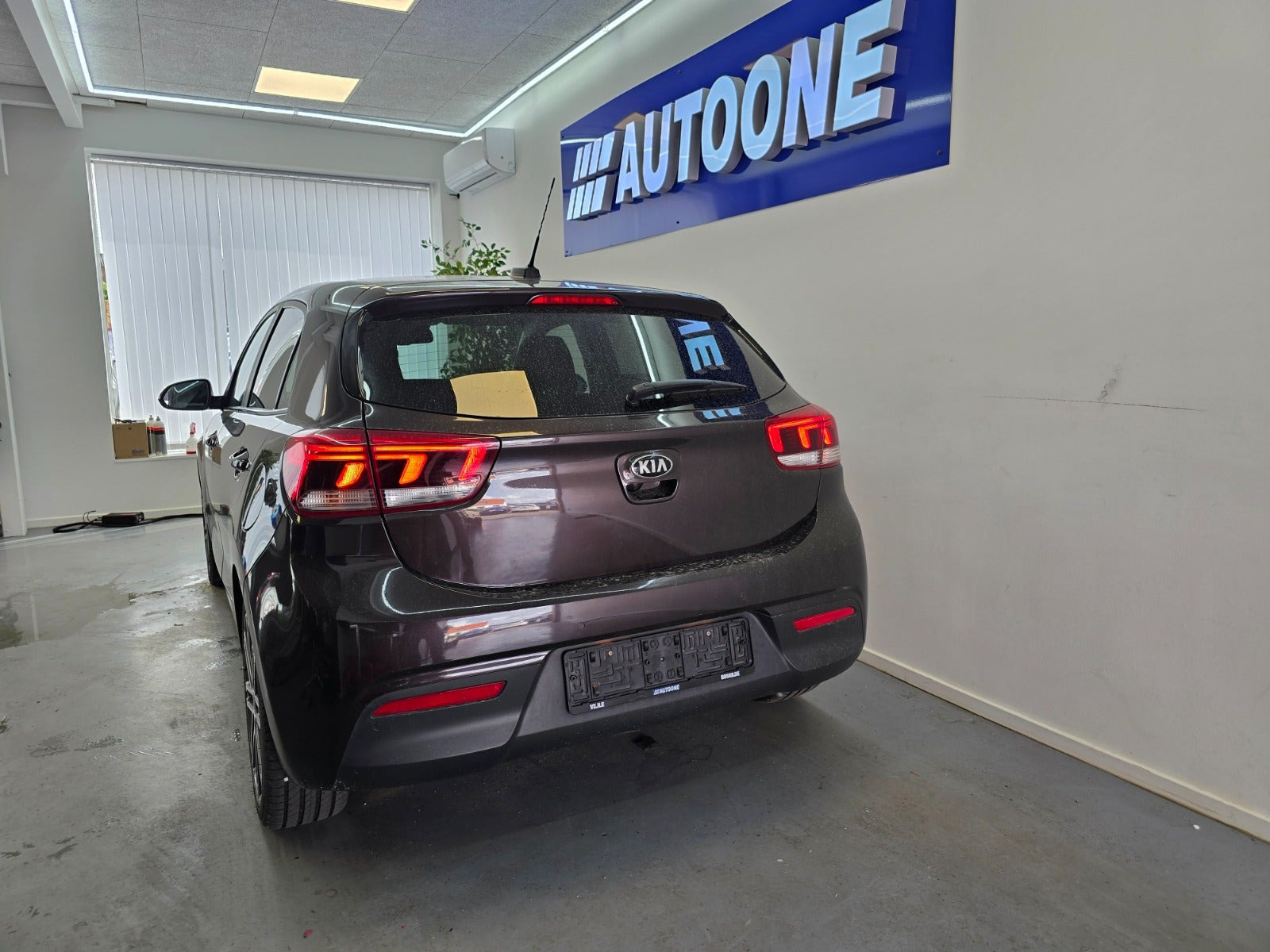 Brun Kia Rio fra 2017