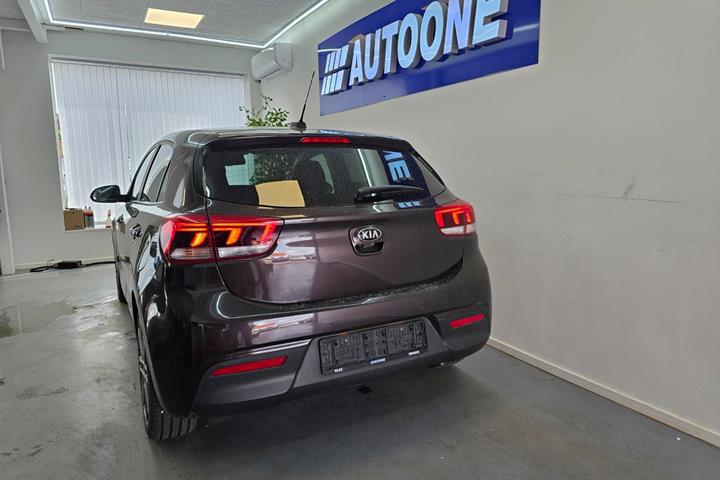 Brun Kia Rio fra 2017