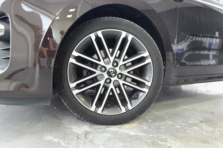 Brun Kia Rio fra 2017