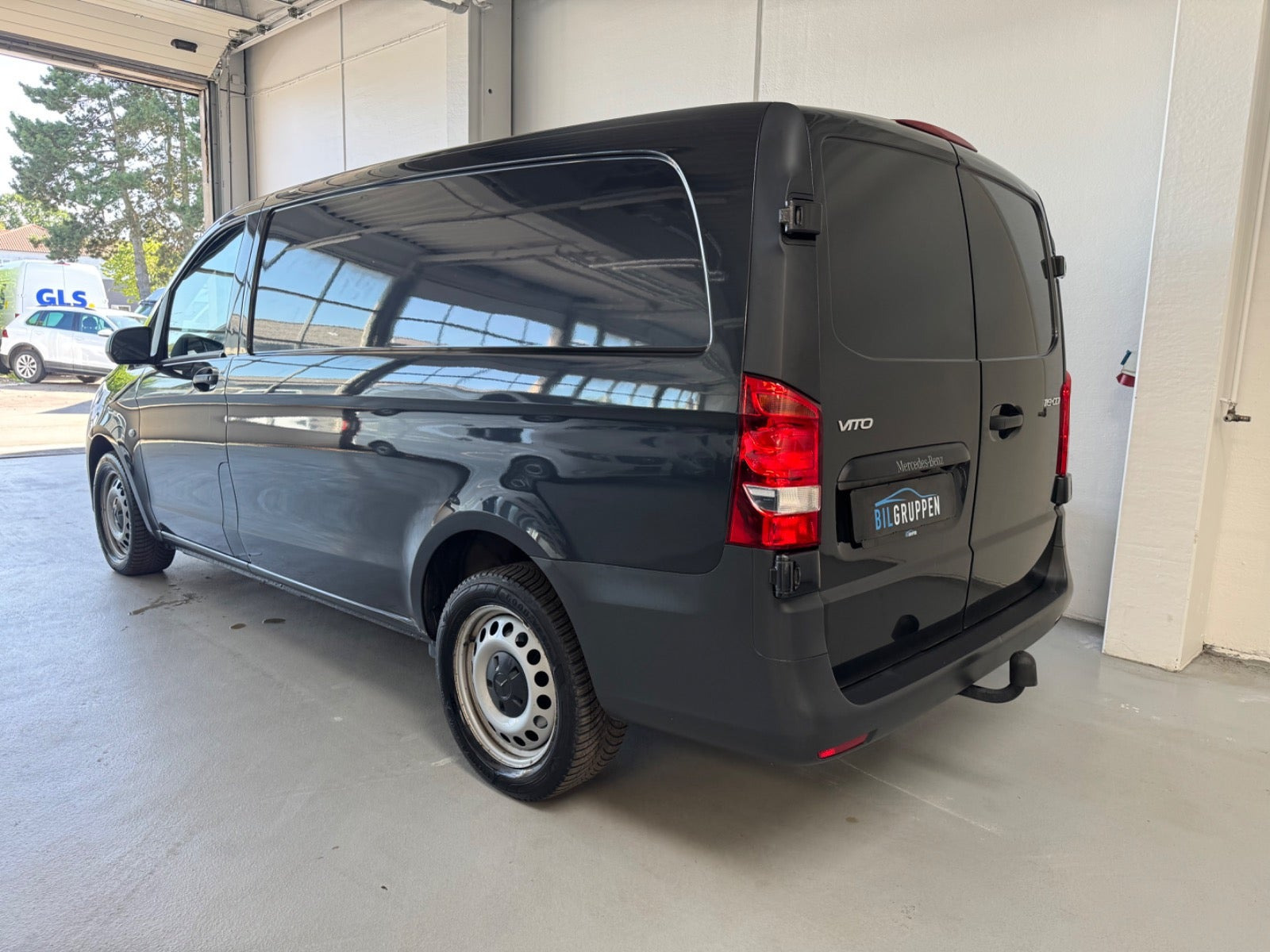 Gul Mercedes Vito 119 fra 2022