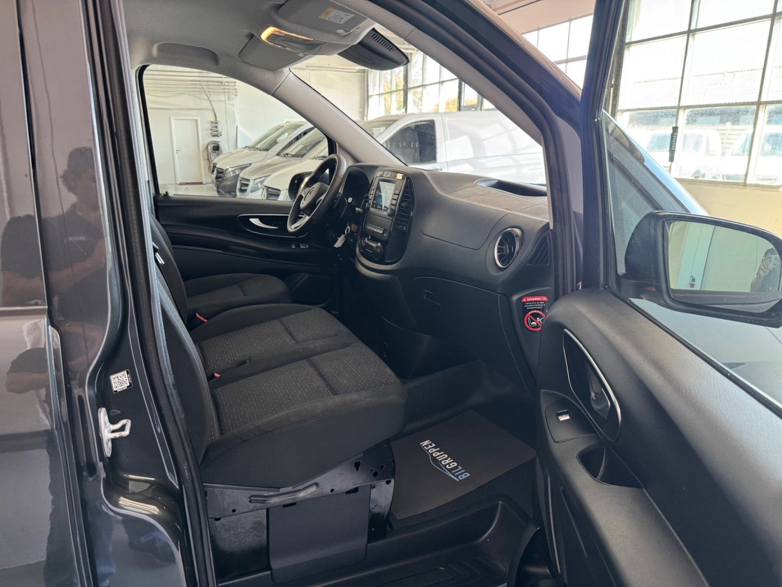 Gul Mercedes Vito 119 fra 2022