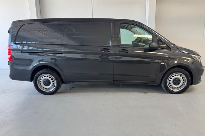 Gul Mercedes Vito 119 fra 2022