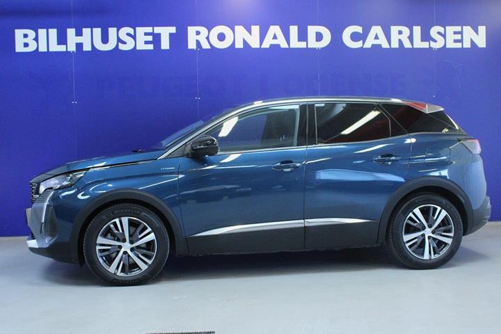 Blå Peugeot 3008 fra 2023