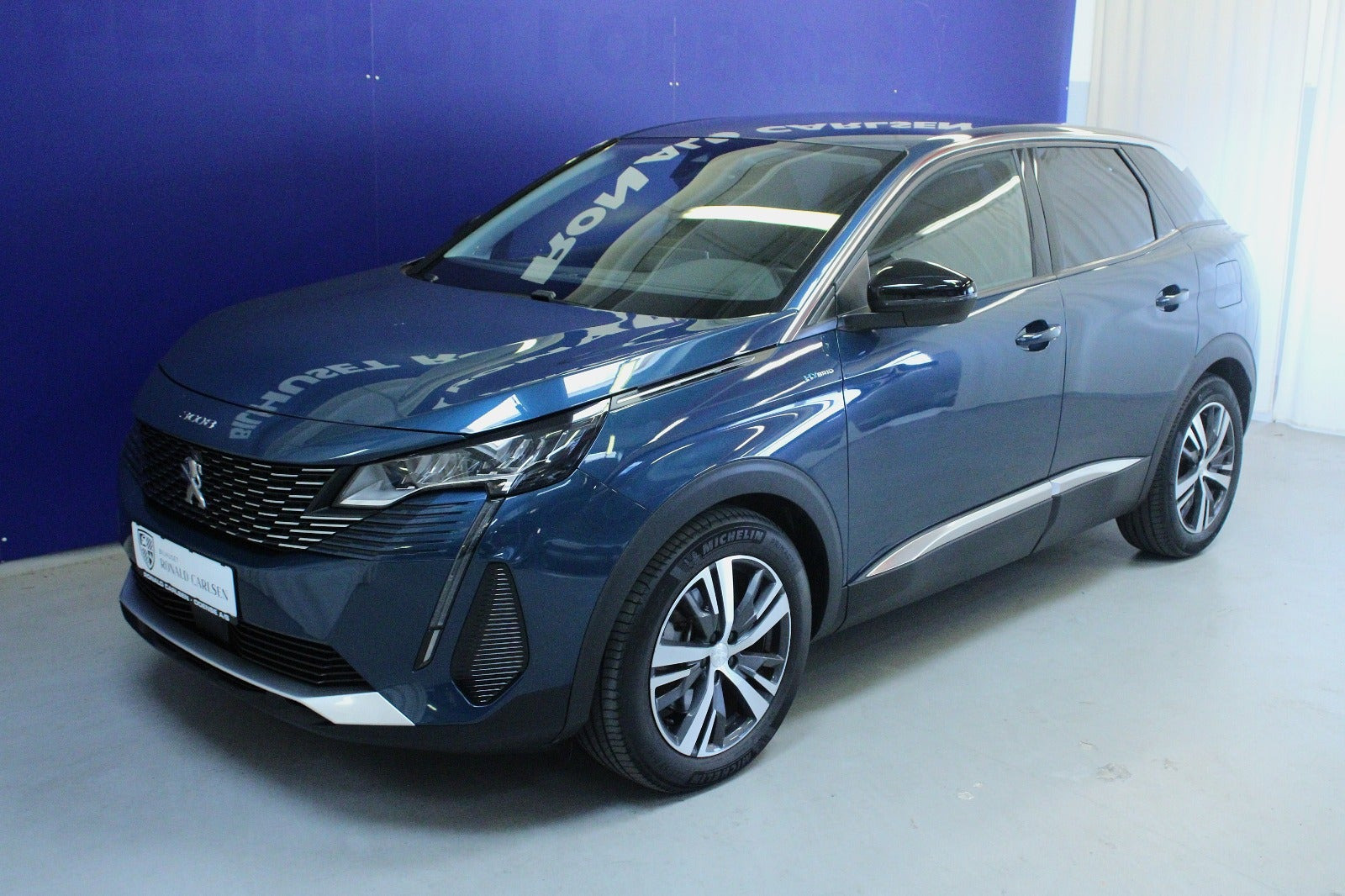Blå Peugeot 3008 fra 2023
