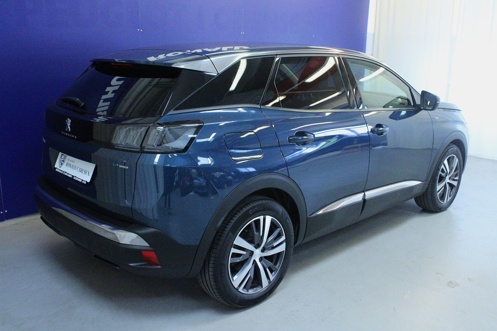 Blå Peugeot 3008 fra 2023