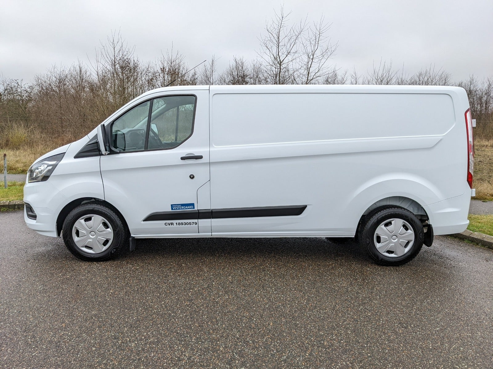 Hvid Ford Transit Custom 300 L2 fra 2023