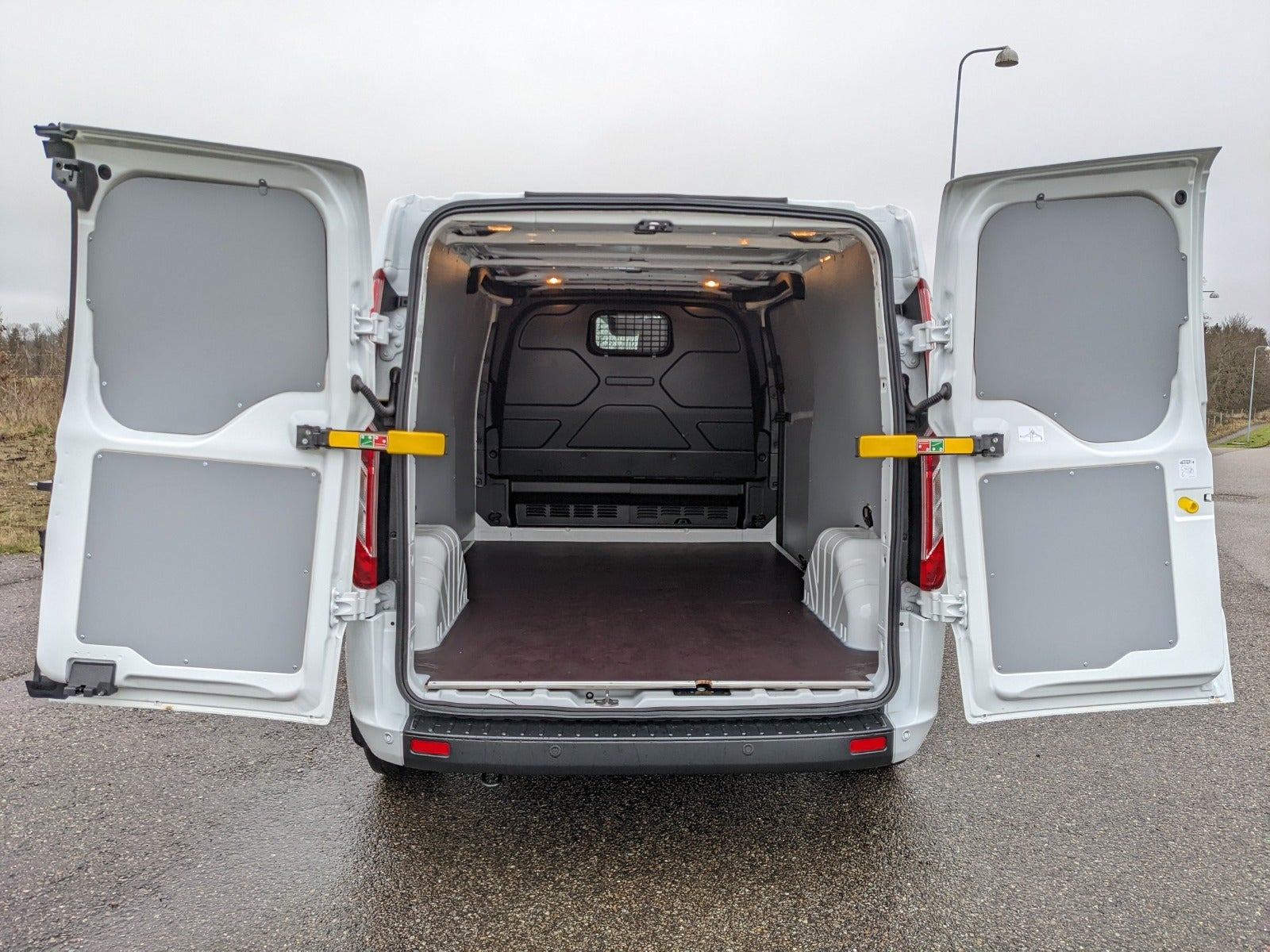 Hvid Ford Transit Custom 300 L2 fra 2023