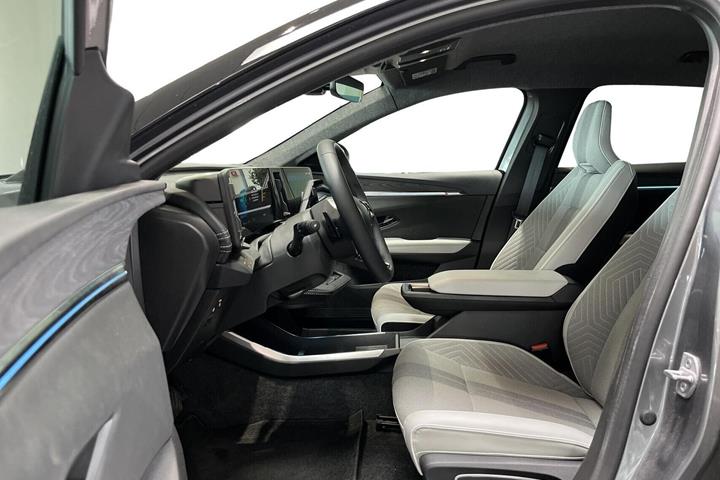 Grå Renault Scenic E-Tech fra 2025