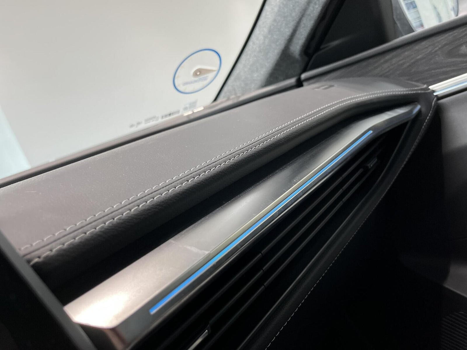 Grå Renault Scenic E-Tech fra 2025