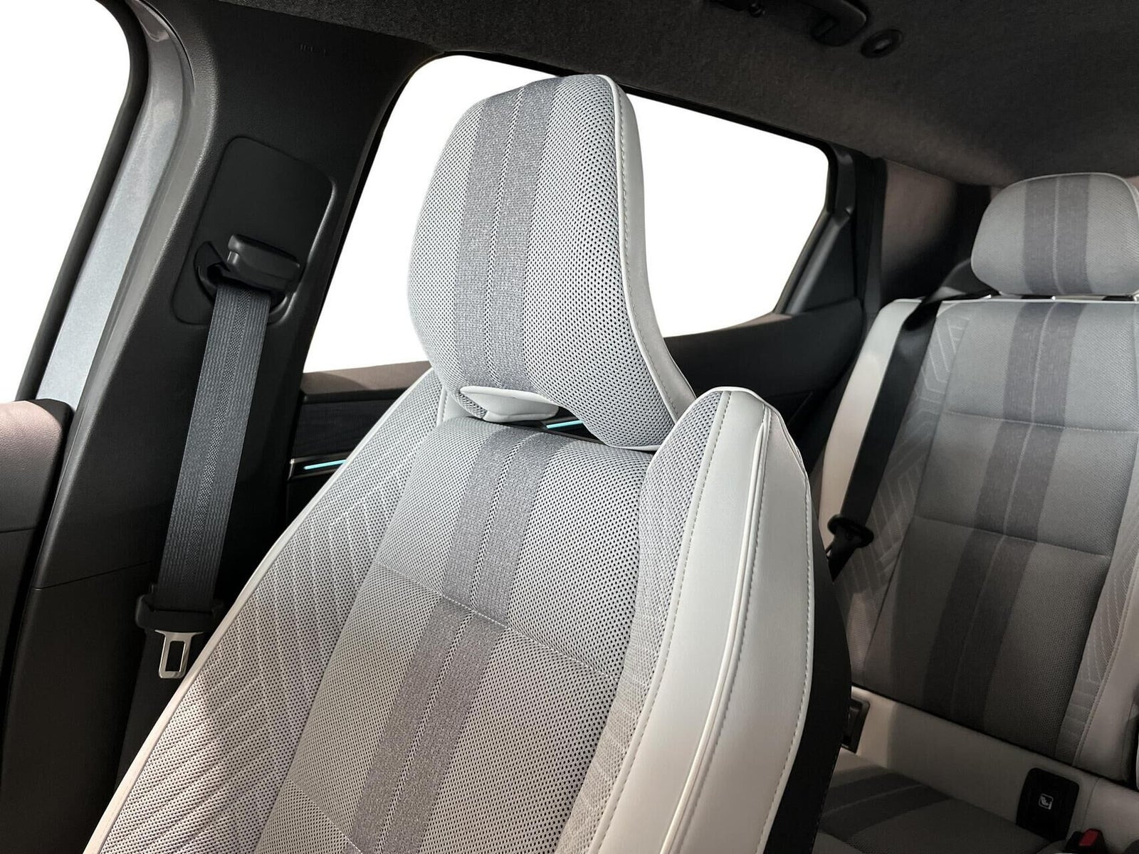 Grå Renault Scenic E-Tech fra 2025