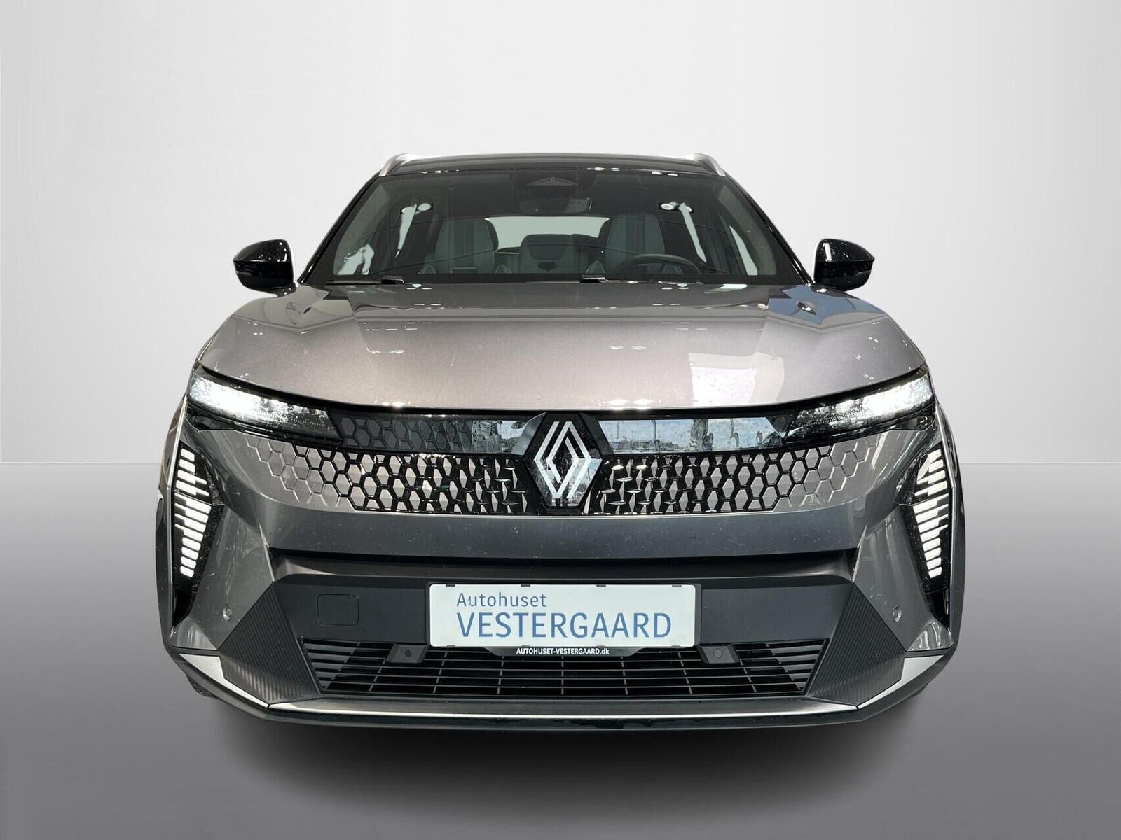 Grå Renault Scenic E-Tech fra 2025