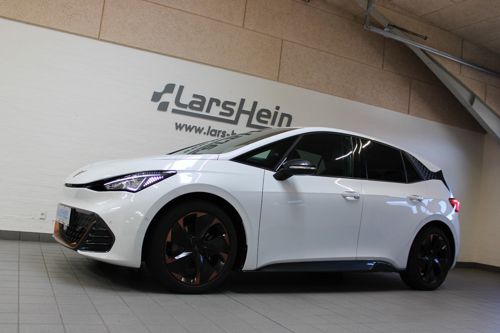 Hvid Cupra Born fra 2024