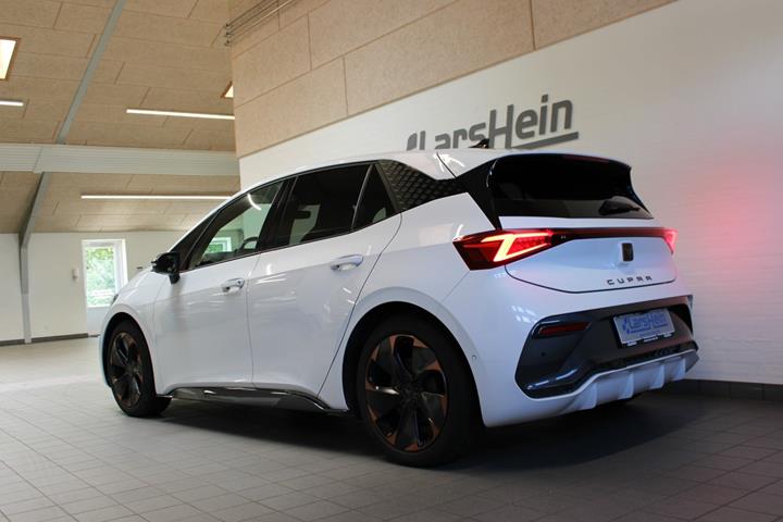 Hvid Cupra Born fra 2024