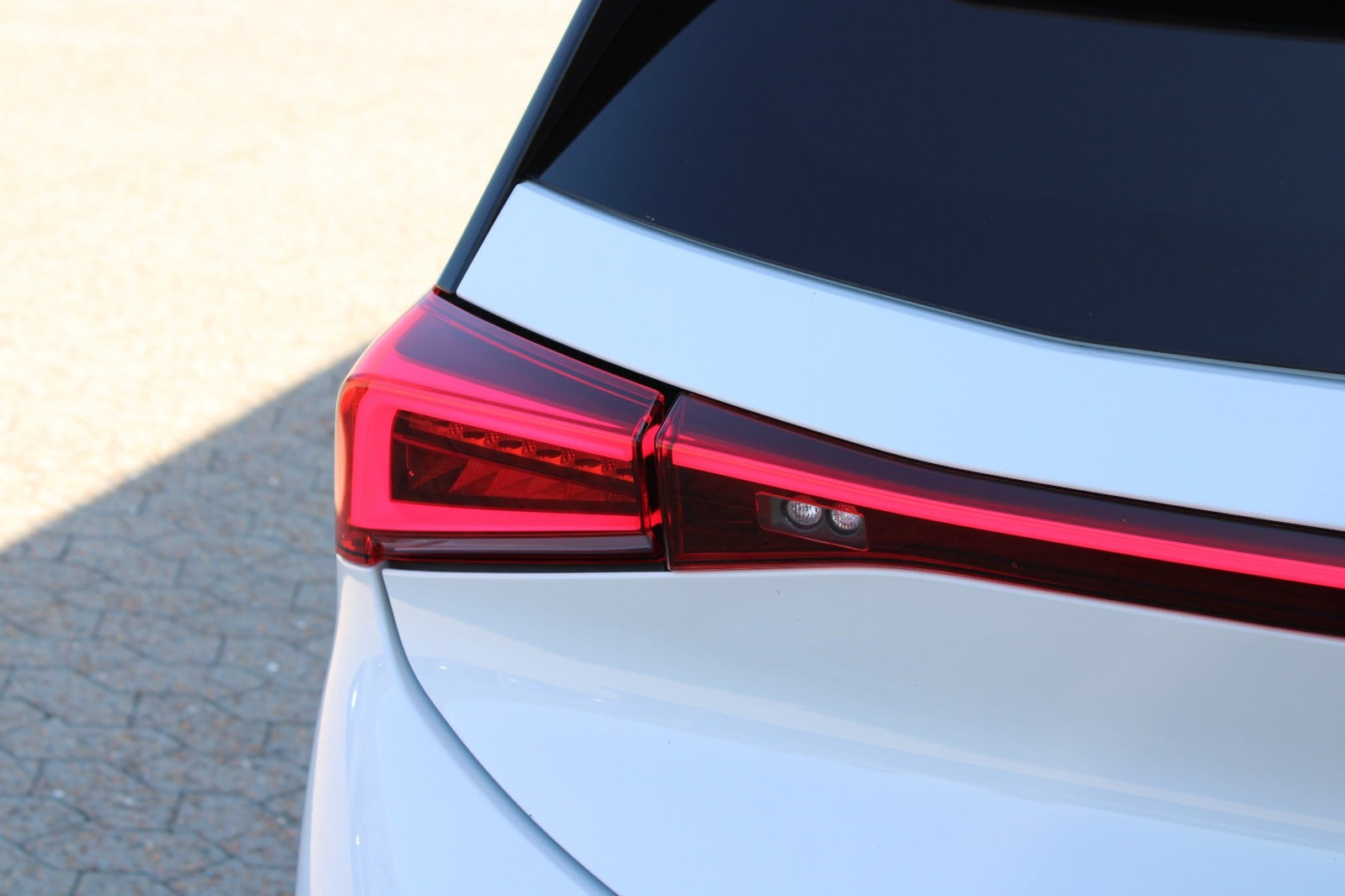 Hvid Cupra Born fra 2024