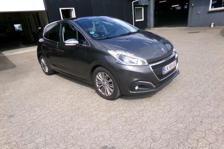 Grå Peugeot 208 fra 2019