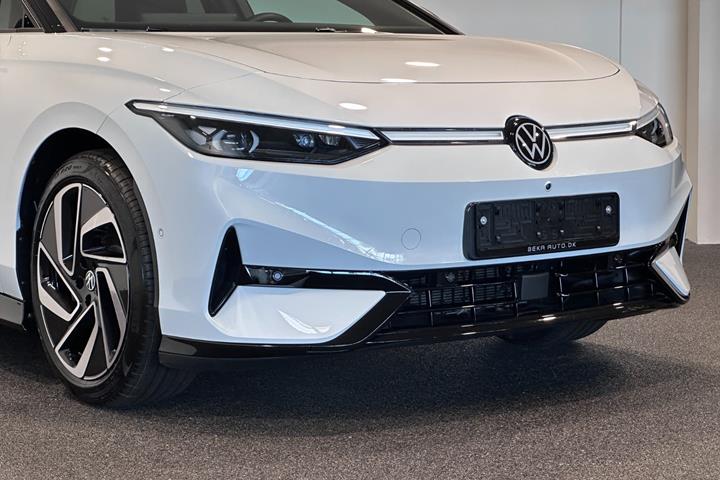 Hvid VW ID.7 fra 2025