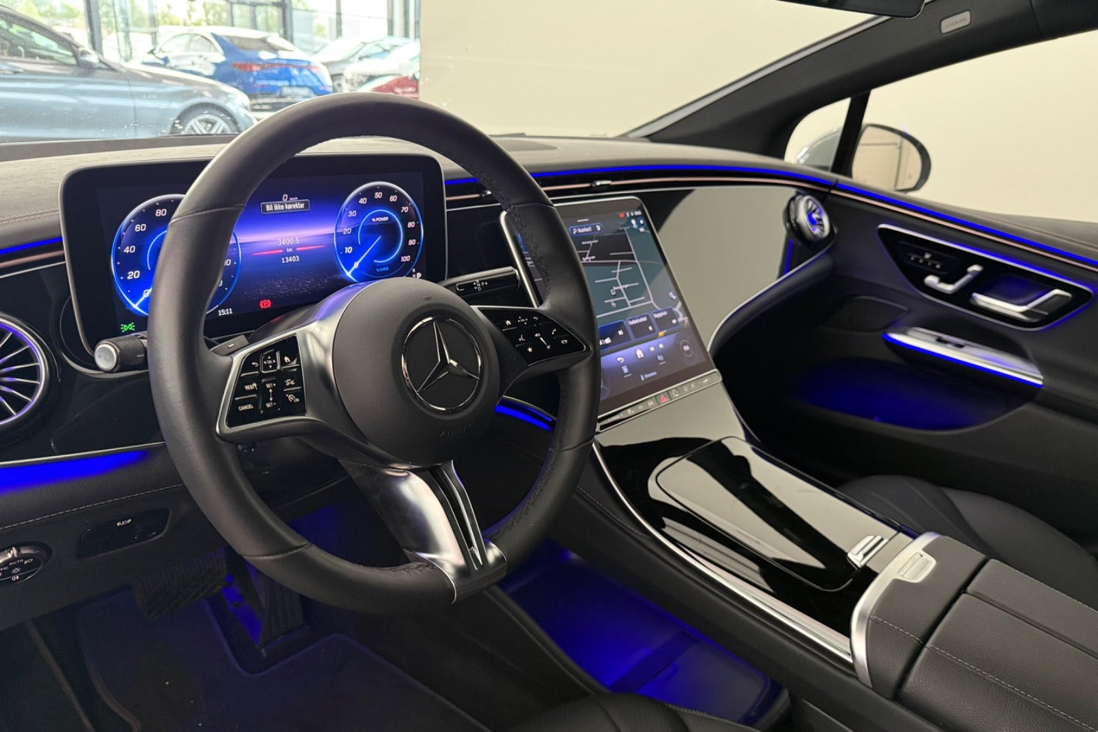 Grå Mercedes EQE300 fra 2025