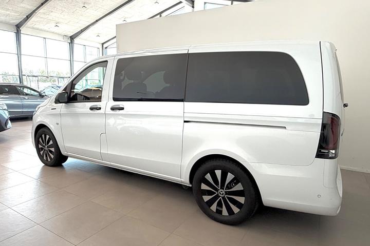 Hvid Mercedes eVito 129 fra 2025