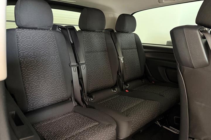 Hvid Mercedes eVito 129 fra 2025