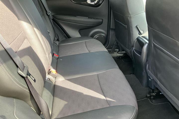 Sort Nissan Qashqai fra 2017