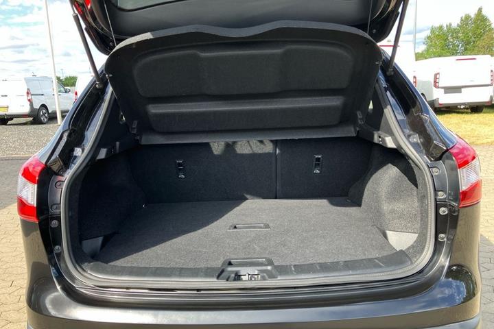Sort Nissan Qashqai fra 2017